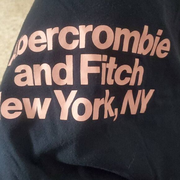 ABECROMBIE AND FITCH WOMENS TSHIRT - Picture 3 of 3